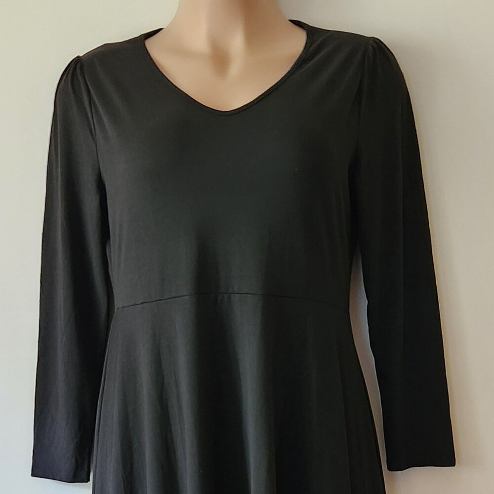Versatile black dress sz 2X sharkbite hem EUC